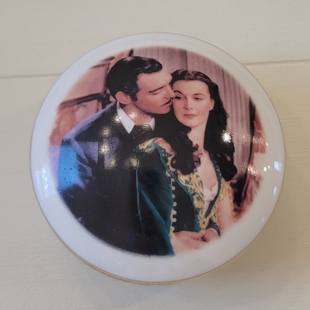 The San Francisco Music Box Co Gone With The Wind Music / Trinket Ceramic Box